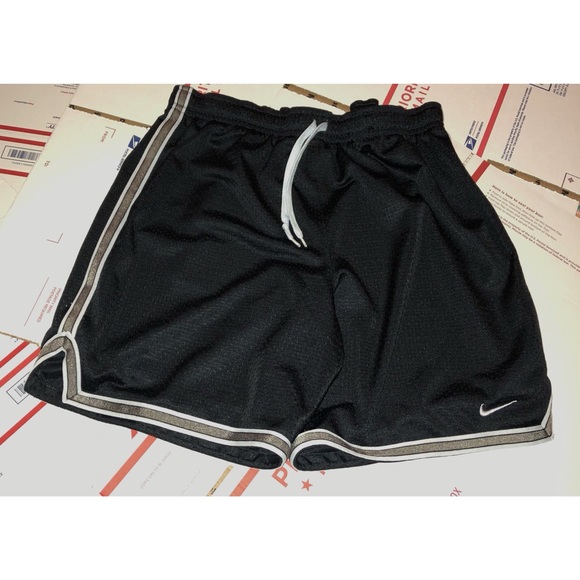 Nike Pants - MUST GO ✔️Nike’s-basketball shorts✔️